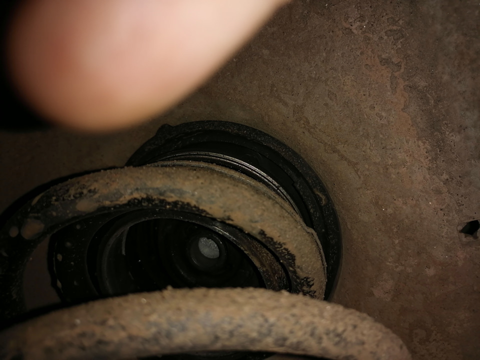 Оборвало шток передней левой стойки — Citroen C4 (2G), 1,6 л, 2012 года ...