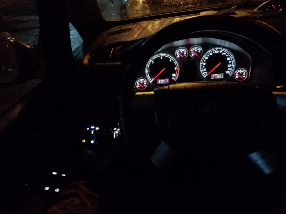 Уже с инверсией экранов на панели приборов — Ford Galaxy (Mk II)