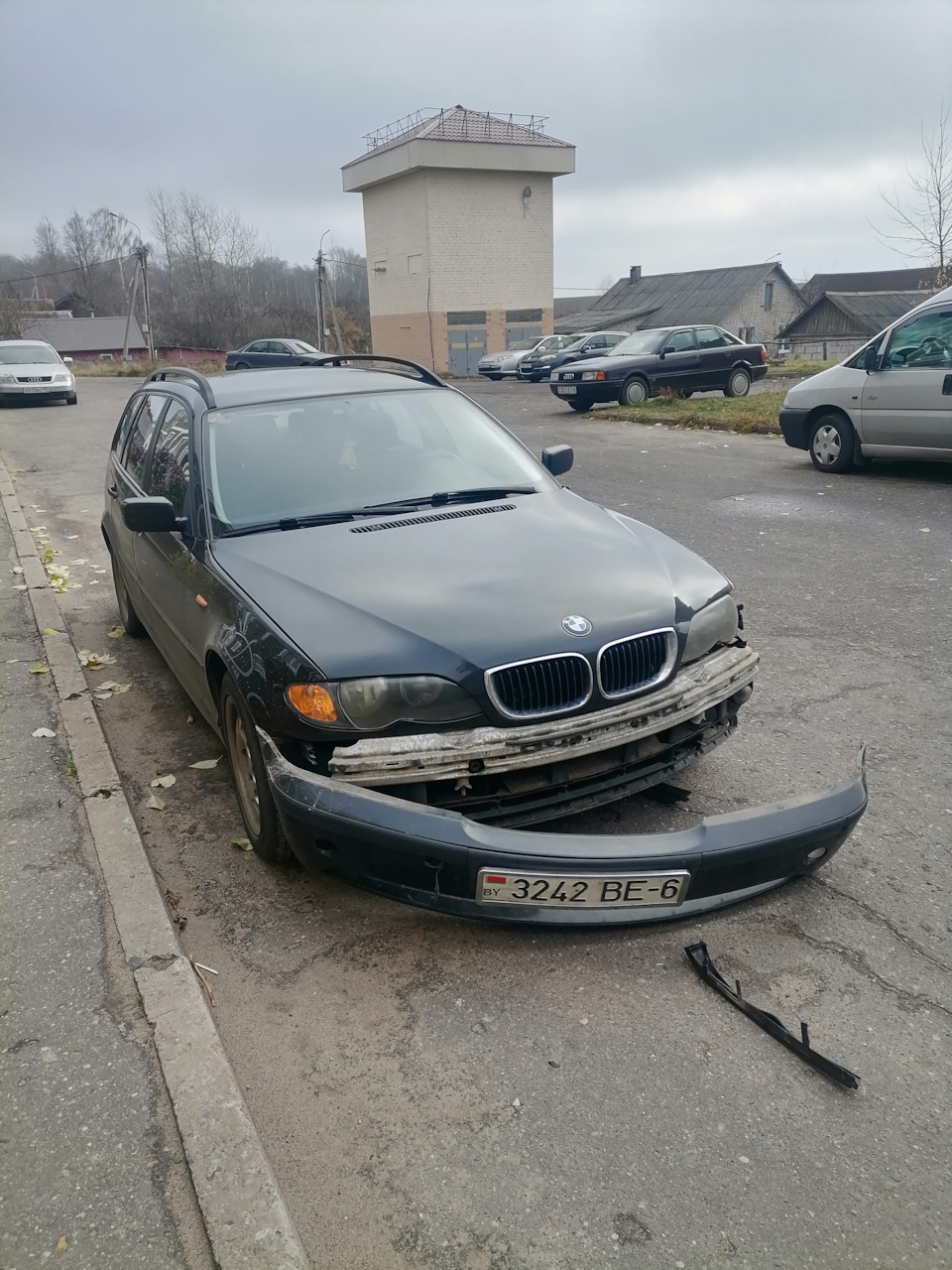 Прямо во дворе, никому не мешали — BMW 3 series (E46), 2 л, 2002 года | ДТП  | DRIVE2