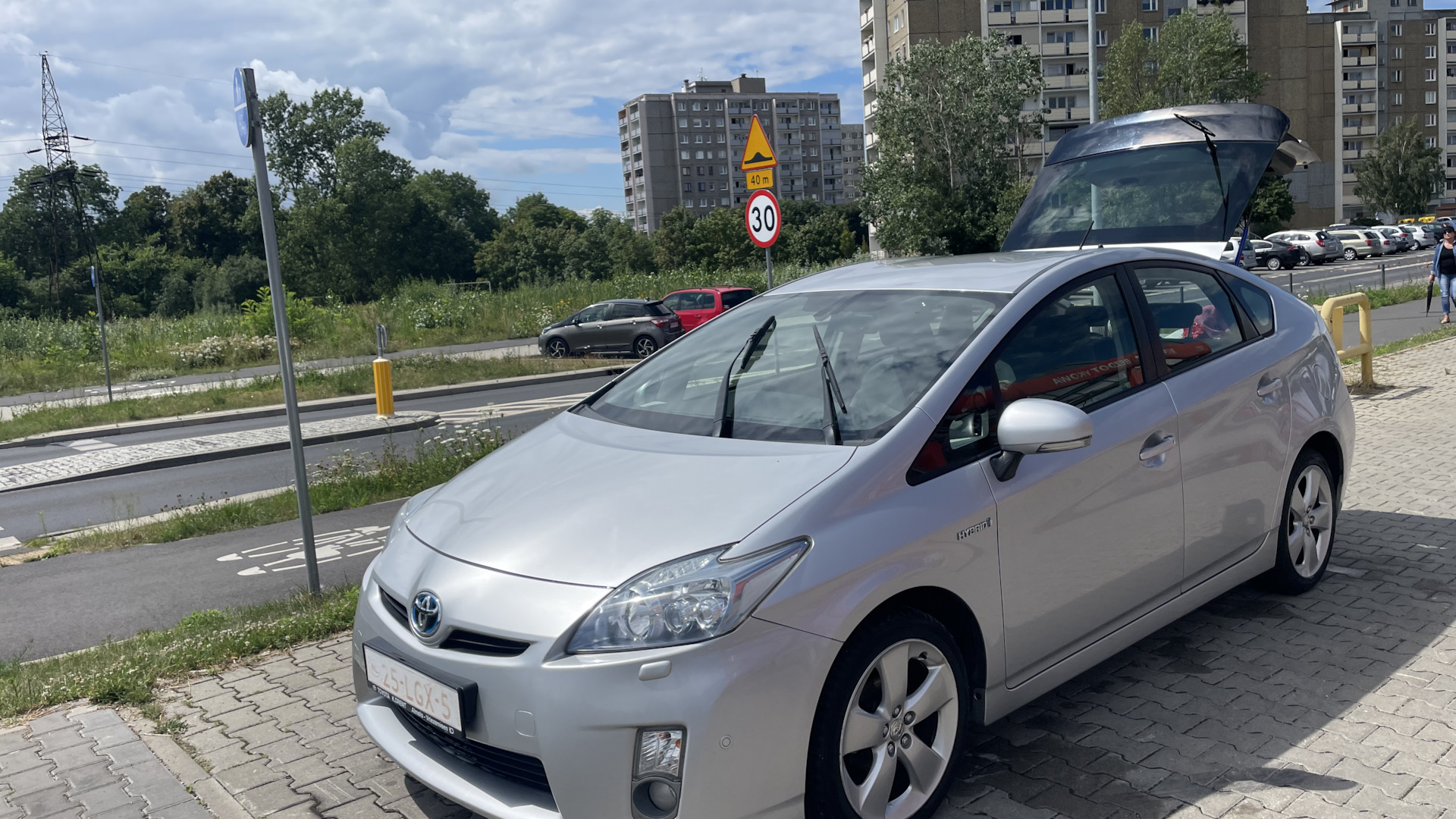 Toyota Prius Hybrid 30