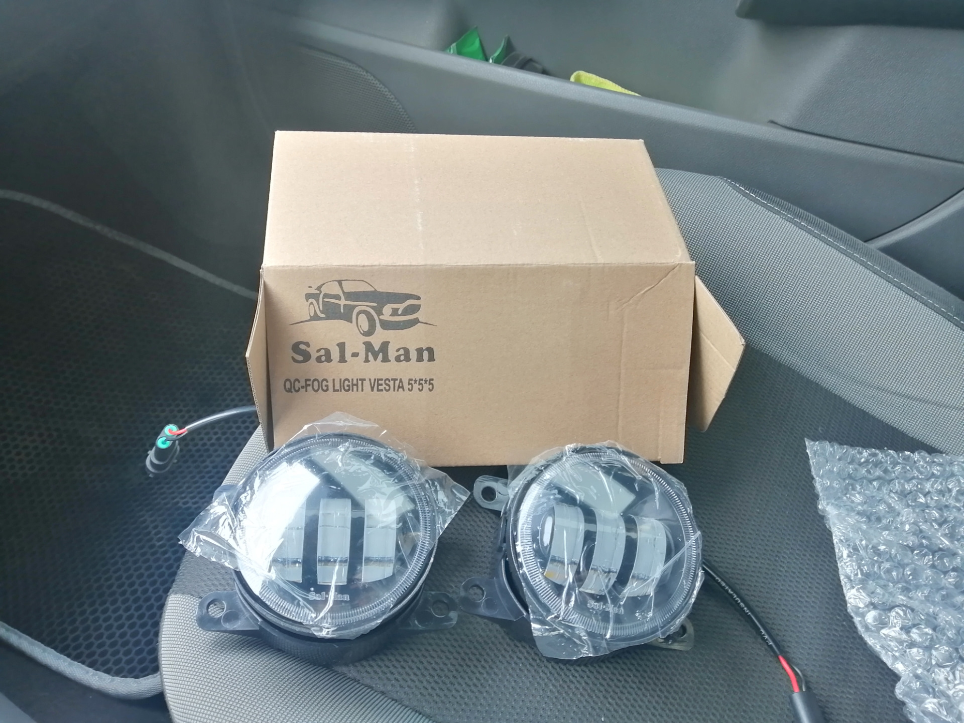 Sal man купить. ПТФ Sal-man Focus 3. Sal-man противотуманки Форд фокус 3. Sal man противотуманка на Форд фокус 2. ПТФ w211 Sal man.