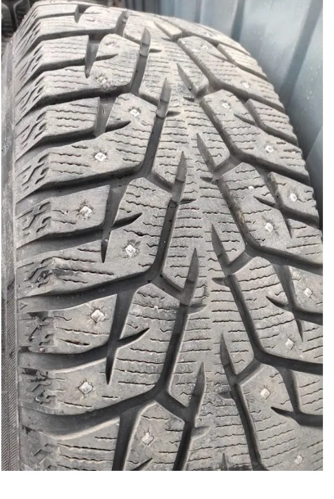 Шины зимние шипованные Yokohama 225/65 R17, литые диски 17 на Skoda ...