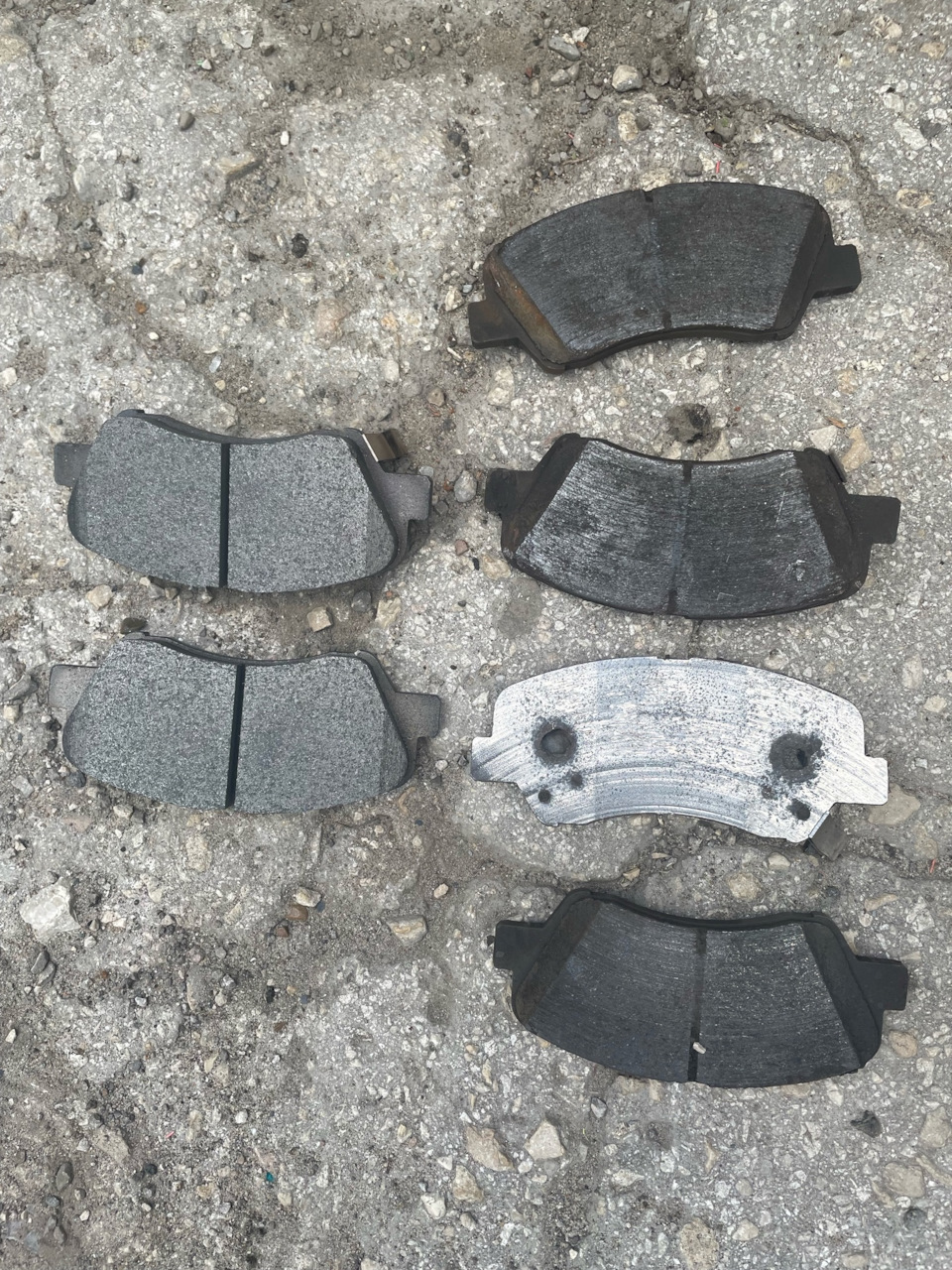 Тормозные колодки — KIA Rio (3G), 1,6 л, 2017 года | поломка | DRIVE2