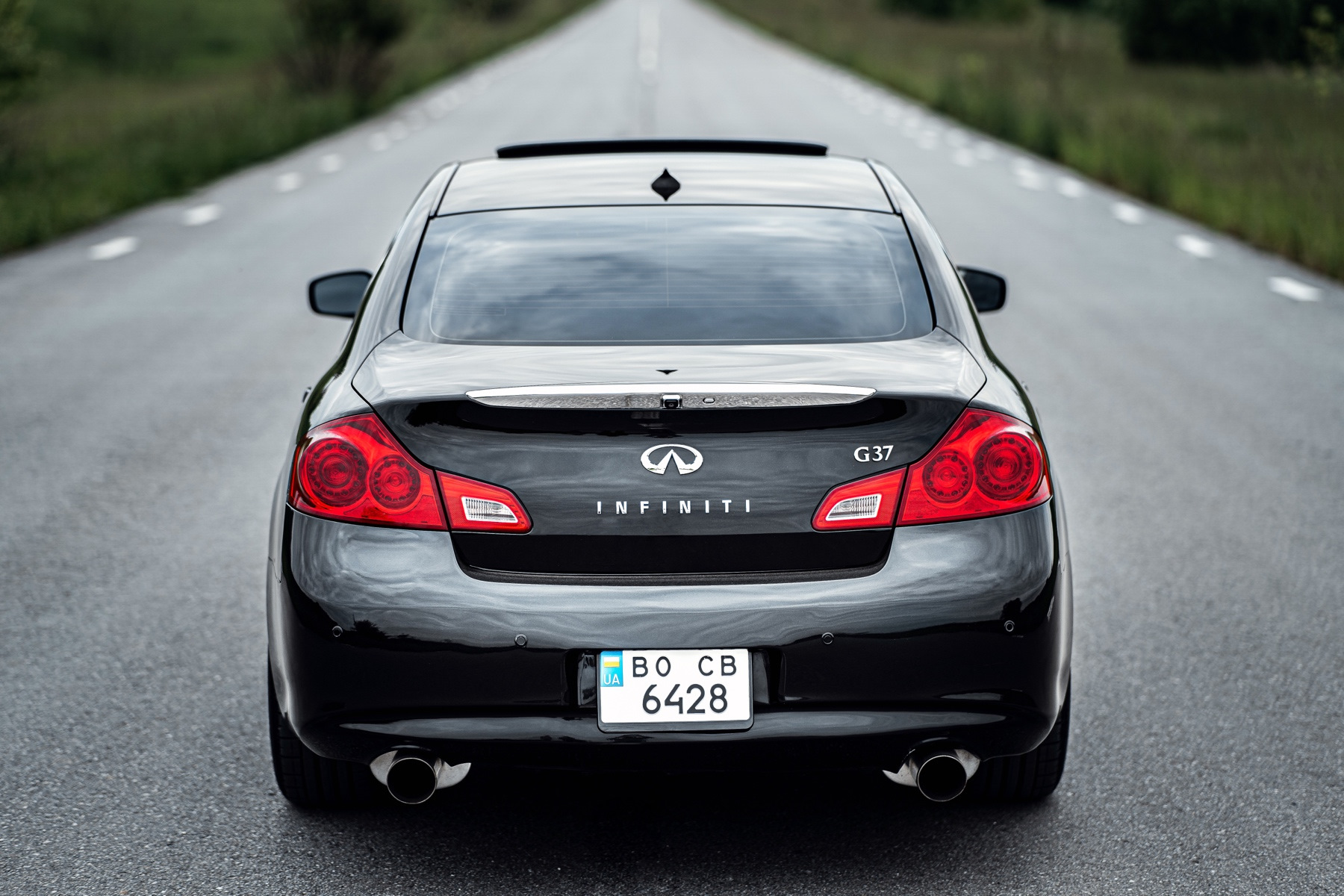 Infiniti g37 Black