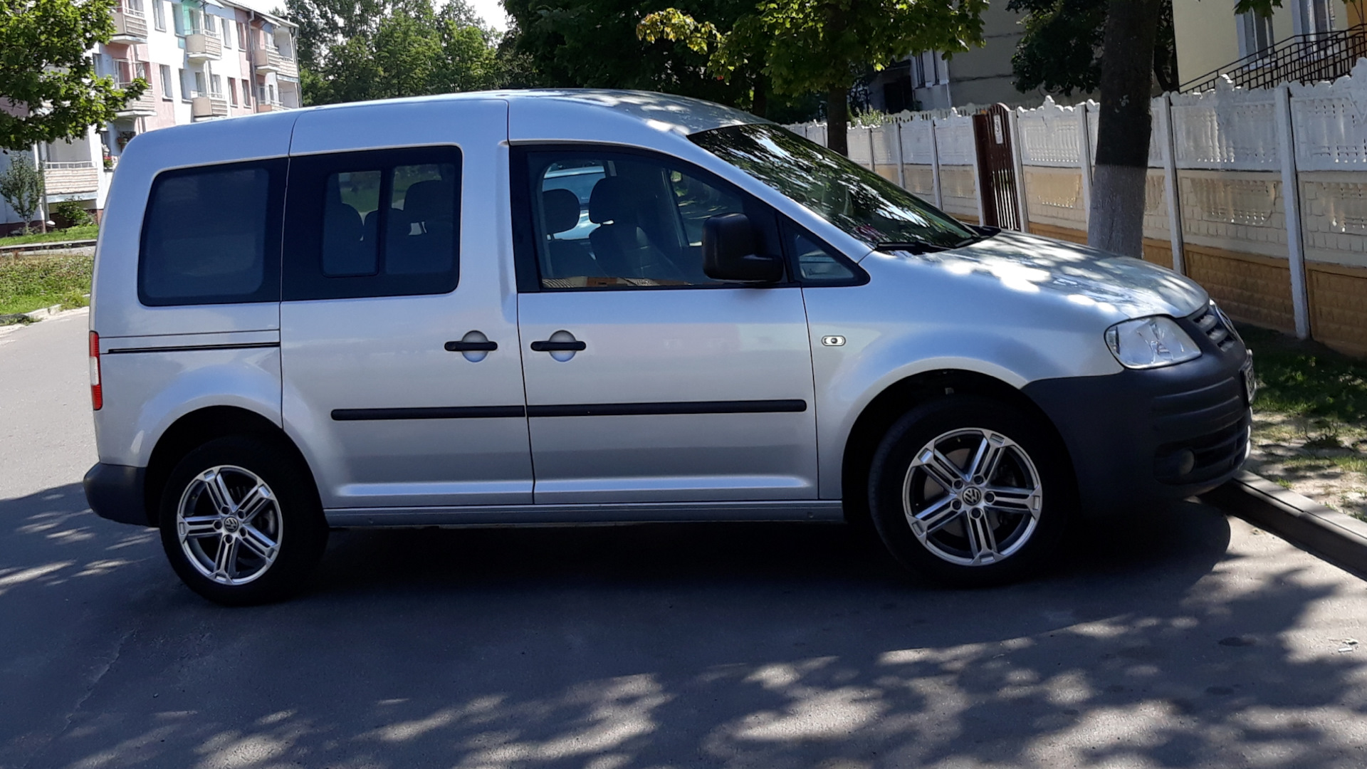 Volkswagen Caddy (3G) 1.9 дизельный 2010 | 75л.с на DRIVE2