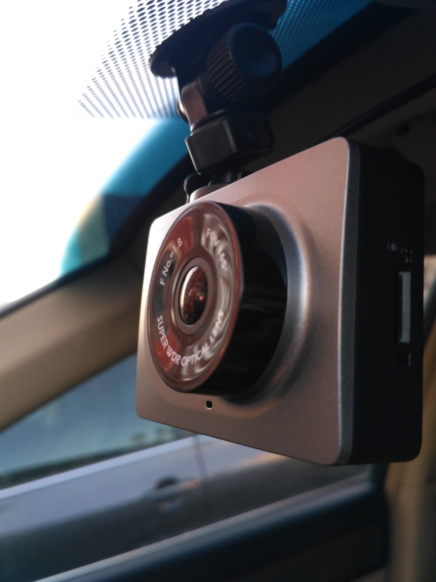 Видеорегистратор yi smart dash camera. Xiaomi видеорегистратор drive2. Xiaomi yi Dash Camera аксессуары. Видеорегистратор yi Dash Camera крепление. Xiaomi yi Dash Camera крепление.