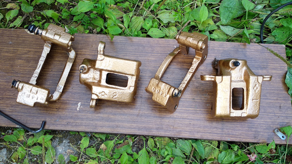 Переборка супортов и покраска молотковой краской — Toyota Land Cruiser ...