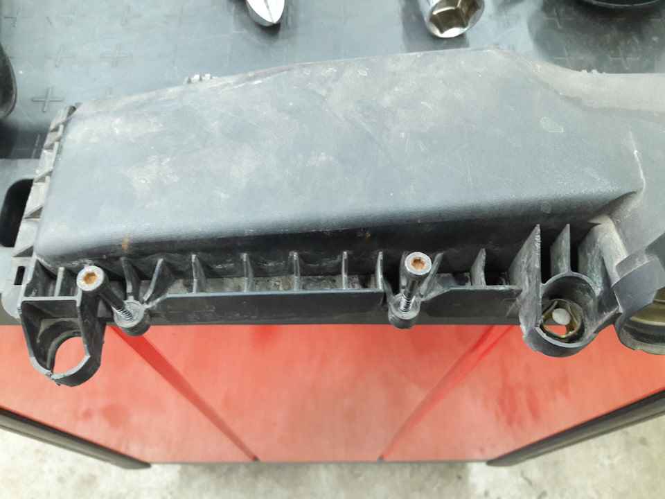 Крышка фильтра без втулок — Peugeot 308 (1G)