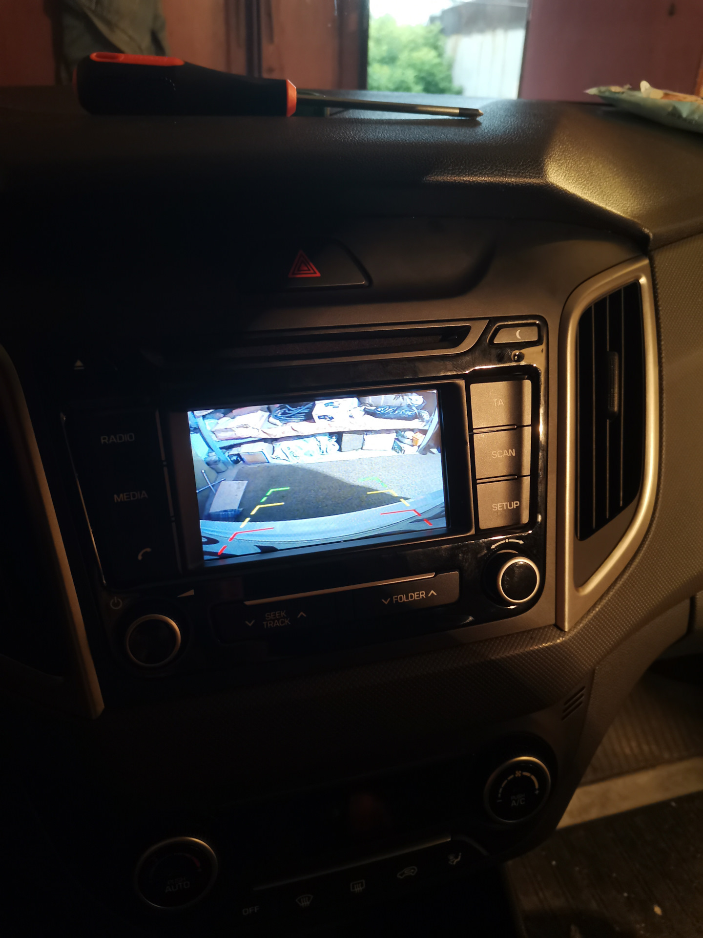 Камера заднего вида к штатной голове. — Hyundai Creta (1G), 1,6 л, 2020 ...