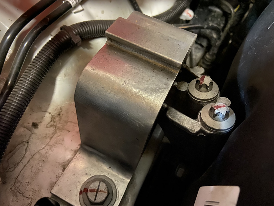 Подушка двигателя правая модернизированная (полиуретан) — Lada Vesta SW Cross (1G)