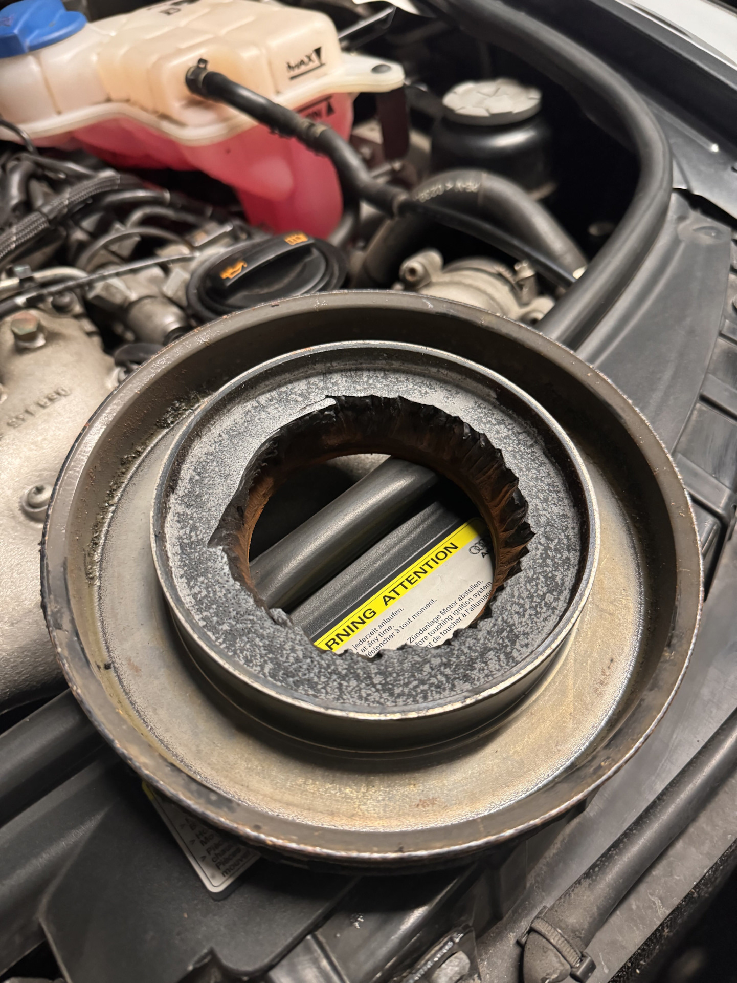 15 — Демпфер шкива коленвала — Audi A6 Avant (C6), 3 л, 2011 года ...