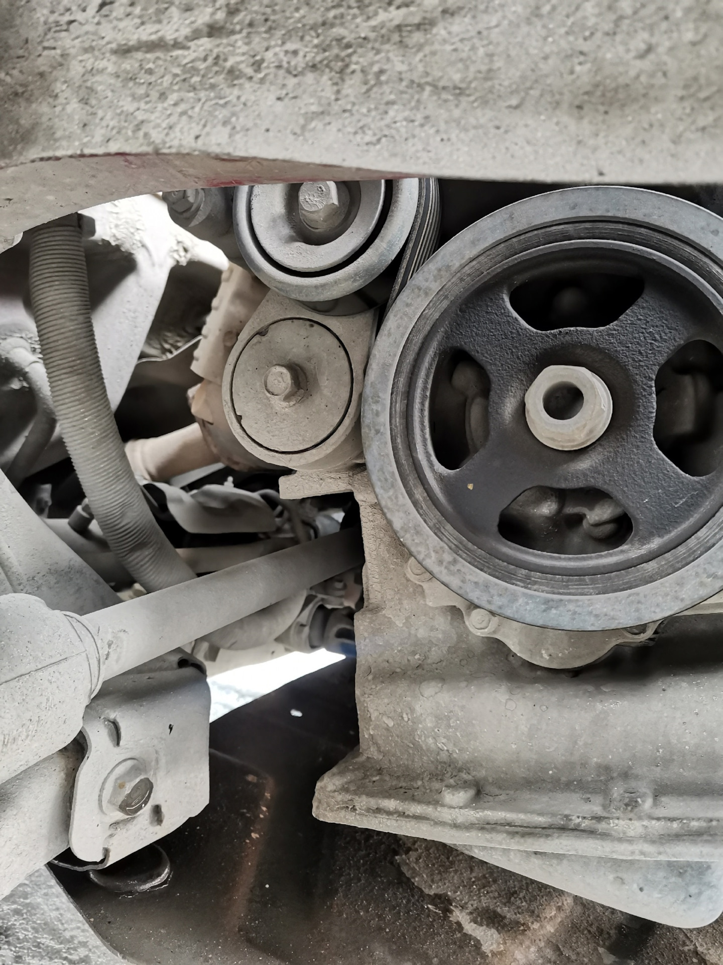 замена ремня рио 3. натяжитель ремня киа рио 3. ремень агрегатов киа рио 2012. замена ремня рио 3. кия рио 2014 обводной ремень.