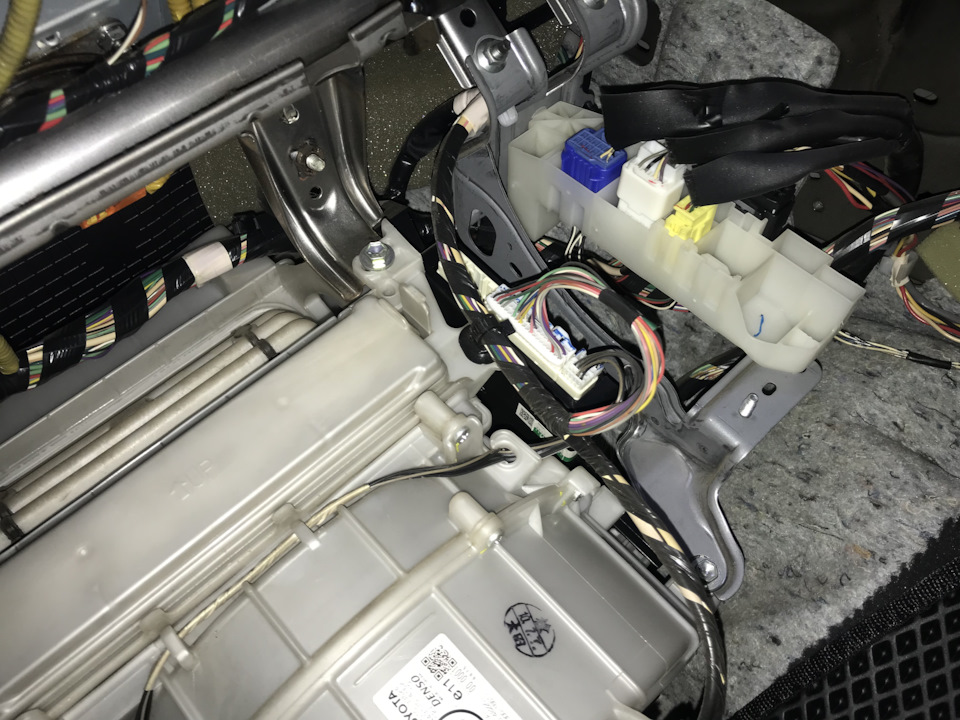 Heater radiator - removal and installation (Toyota Camry XV10, 1991-1996) - "Pow