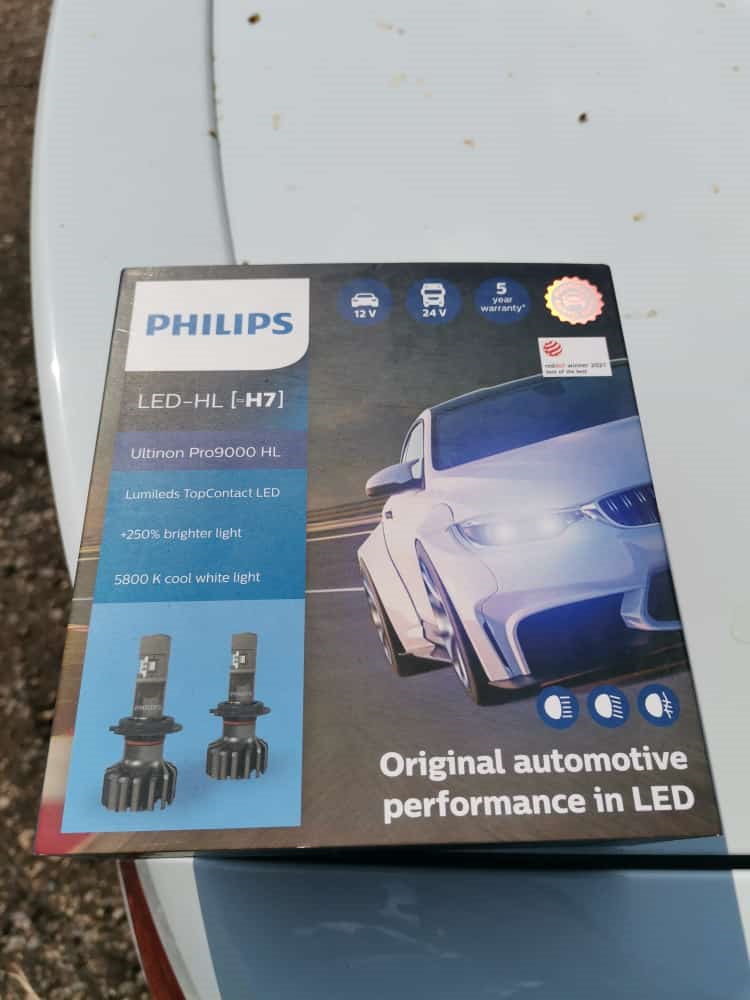 LED Philips Ultion Pro 9000 H7 на ВЕСТУ — Lada Vesta, 1,8 л, 2019 года, тюнинг
