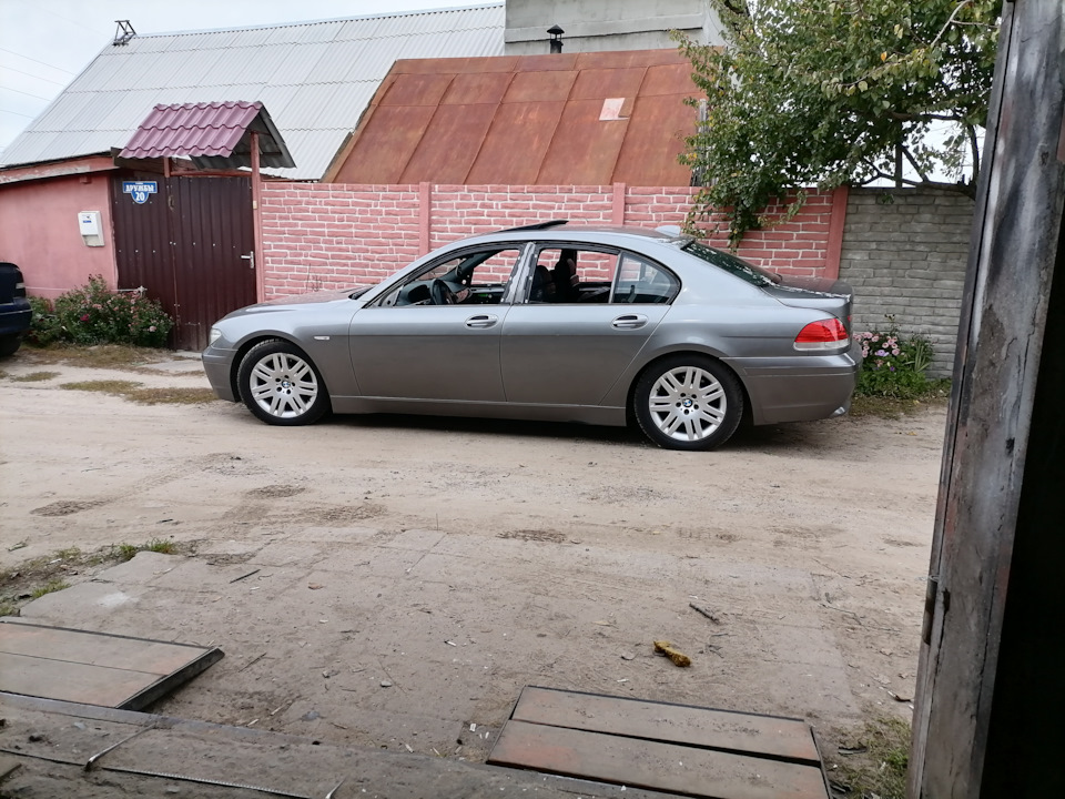 Фото в бортжурнале BMW 7 series (E65/E66)