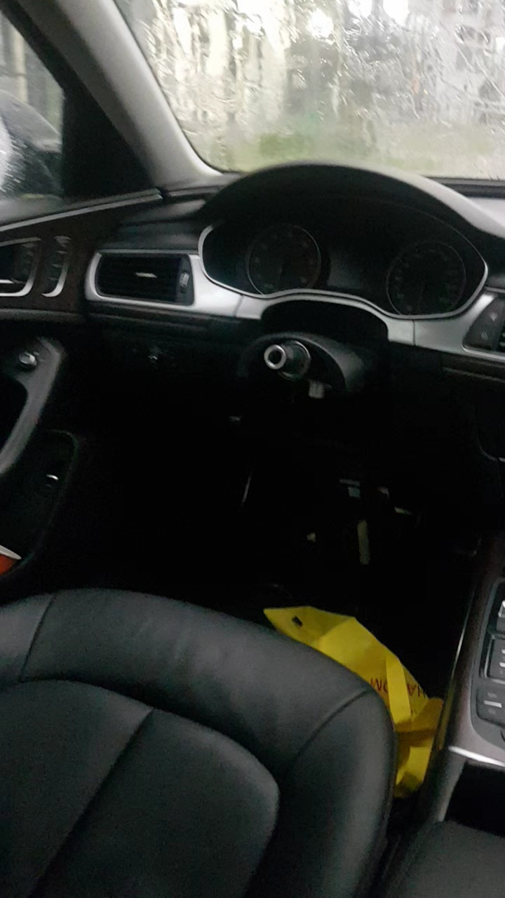 Для доступа к датчику демонтируется подушка, руль. Важно запомнить положение перед съемом. — Audi A6 (C7)