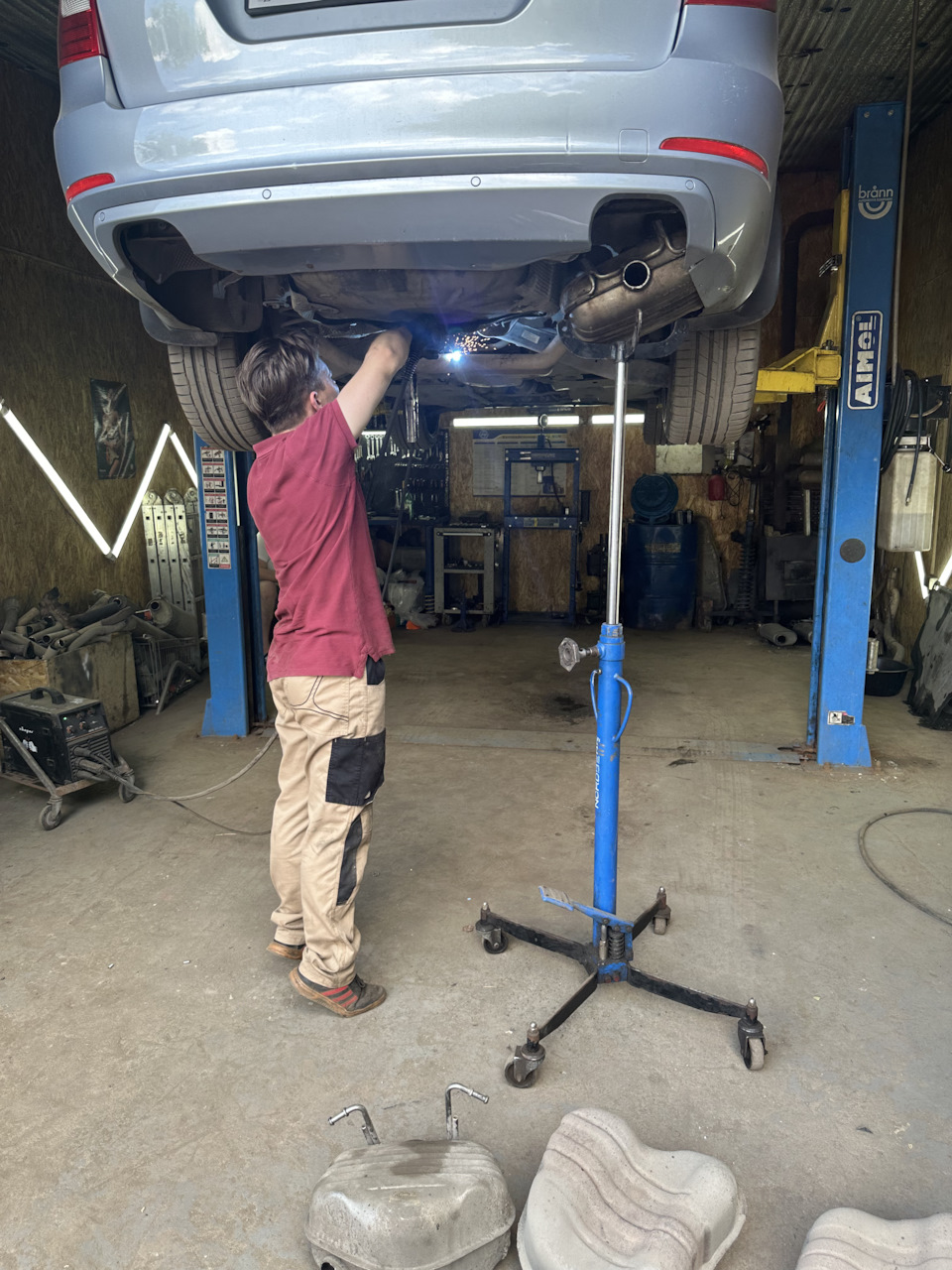 Замена 2-х прокладок и сварка выхлопа. — Skoda Superb Mk2, 2 л, 2012 ...