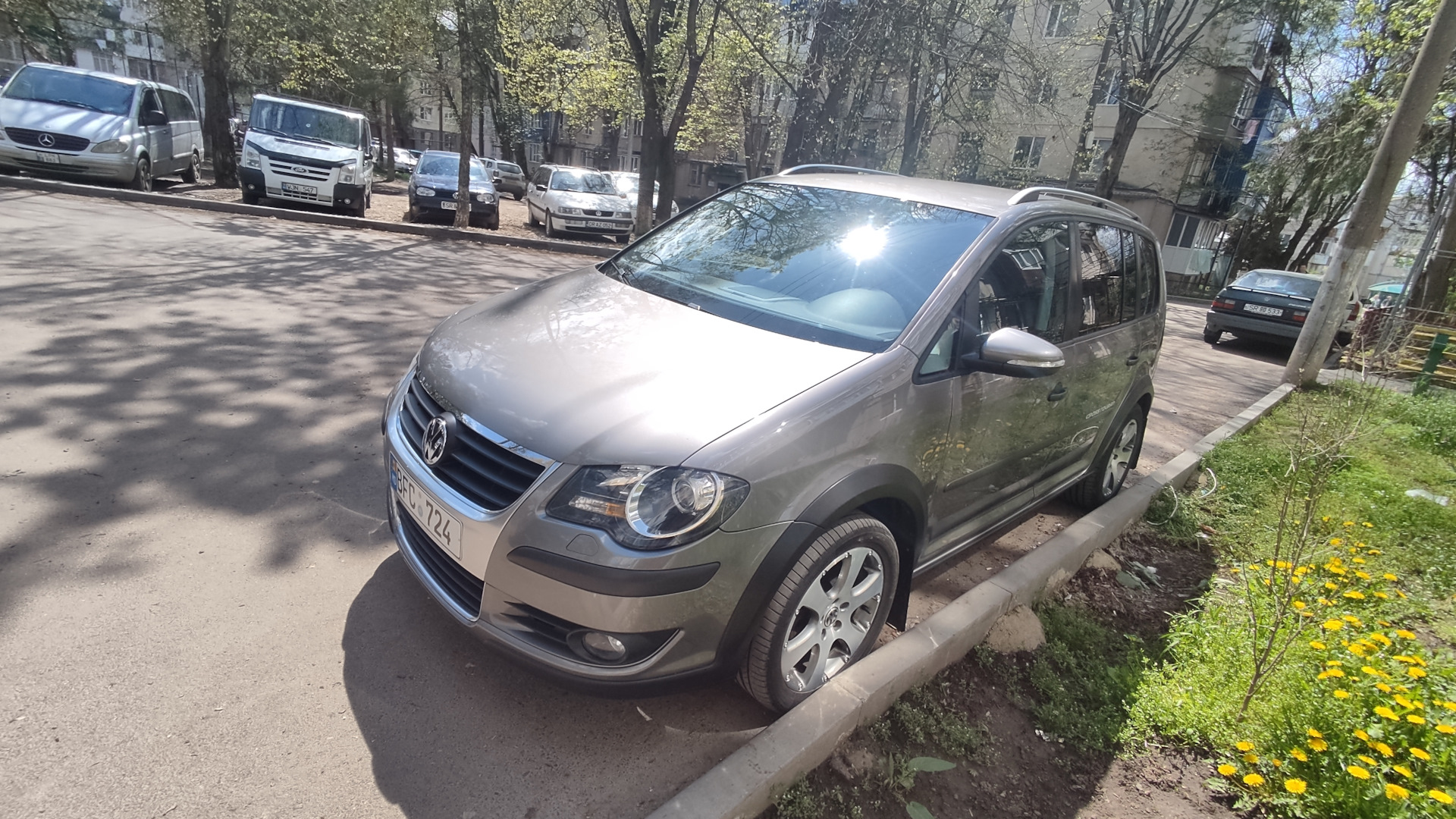 Volkswagen Touran (1G) 1.4 бензиновый 2010 | Туранчик Кроссик на DRIVE2