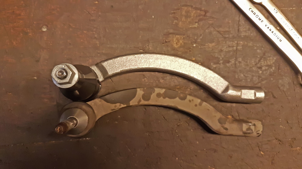 Рулевой наконечник и опора с подшипником — Volvo S60 (1G), 2,4 л, 2009 ...