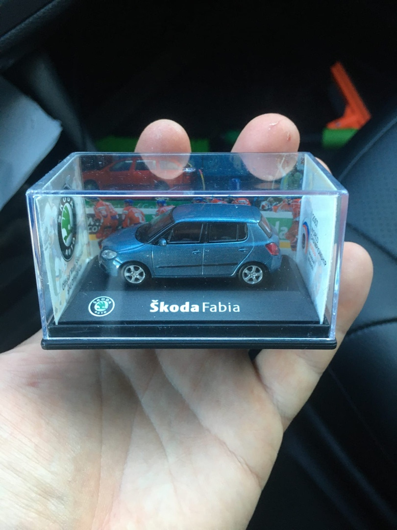 Игрушечная модель автомобиля Skoda Fabia 2 (Abrex 1:72) — Skoda Fabia Mk2,  1,4 л, 2011 года | аксессуары | DRIVE2