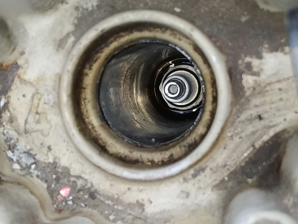 Масло на свечах — Mercedes-Benz C-class (W202), 2,8 л, 1994 года ...