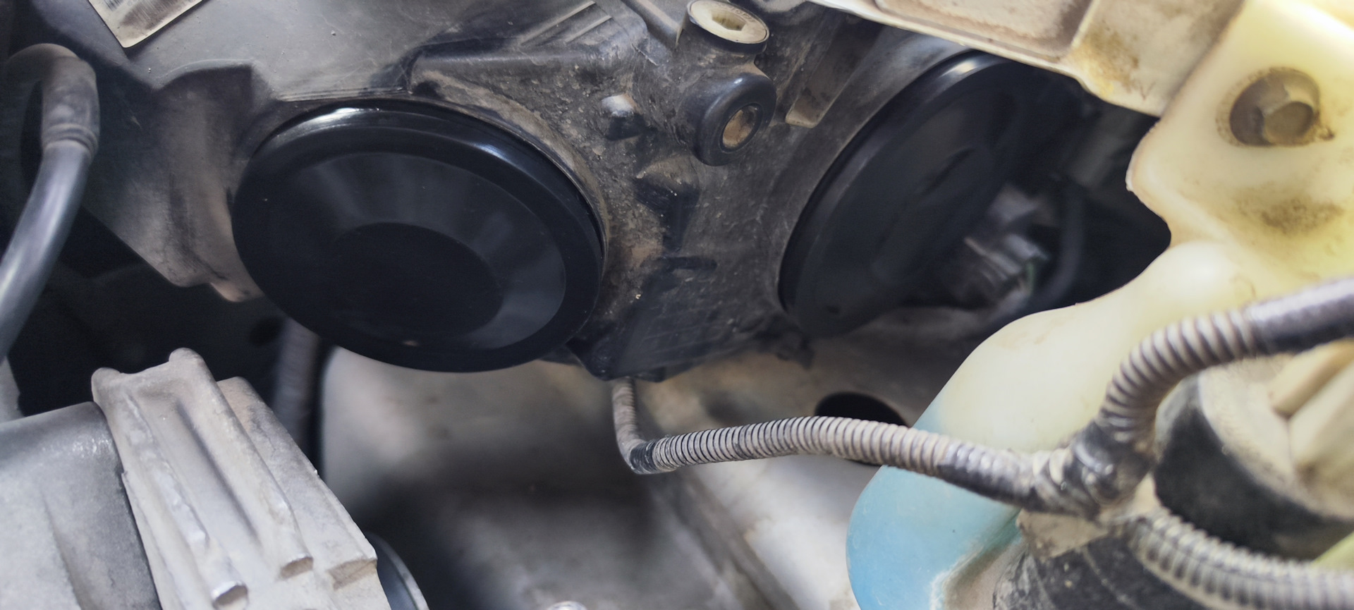 Запотевает левая фара — Lada Калина хэтчбек, 1,6 л, 2011 года | своими ...