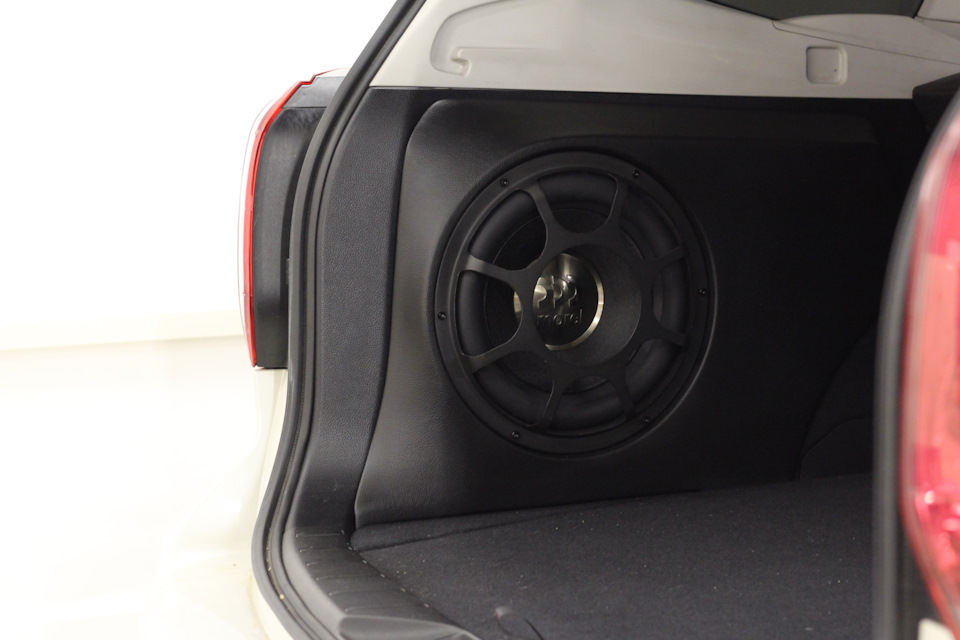 Subaru forester hot sale subwoofer enclosure