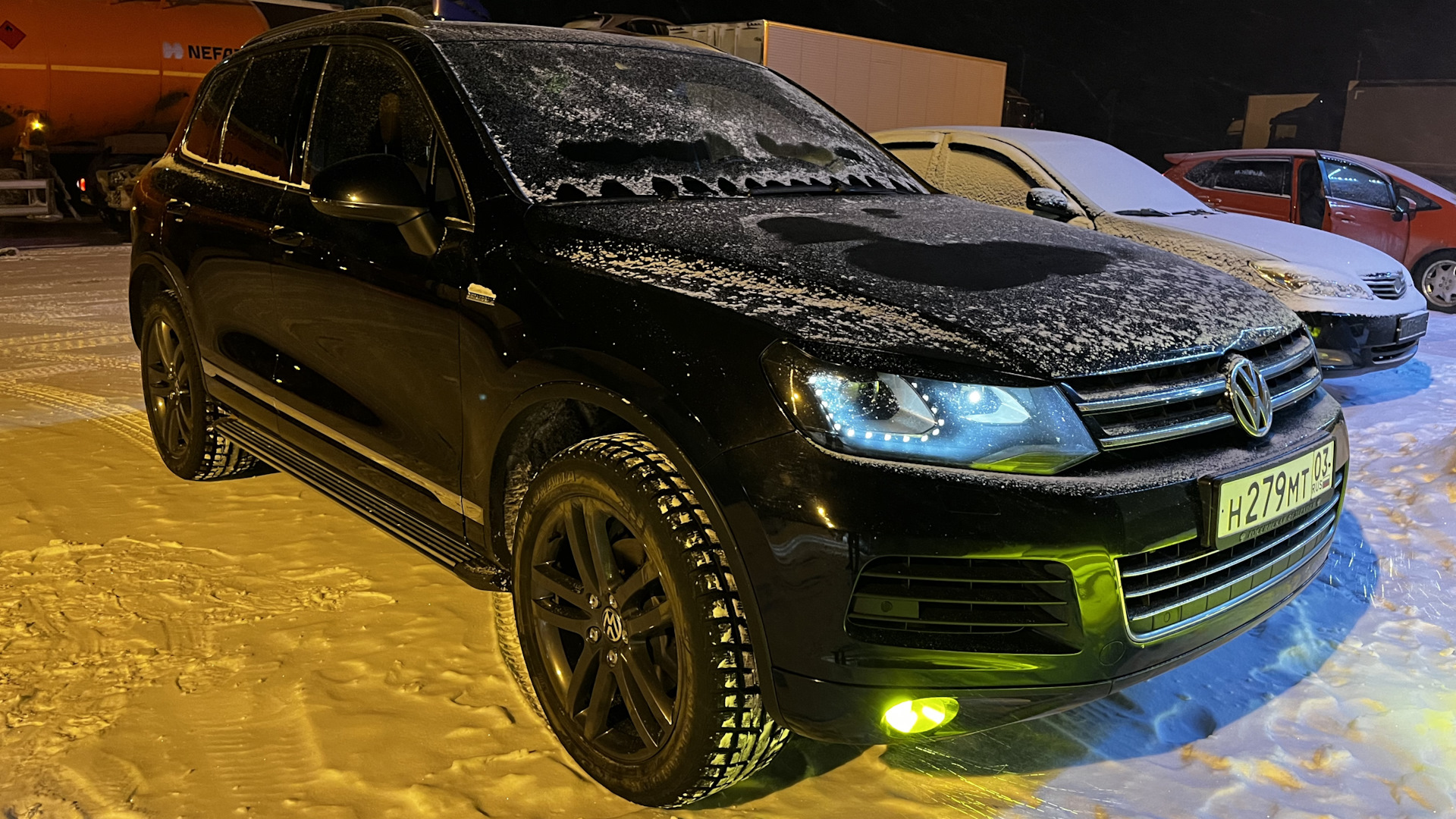 Vw touareg tuning. Фольксваген туарег 2012. Туарег 2013 белый. Тюнинг туарега 3. Тюнинг туарега 3.
