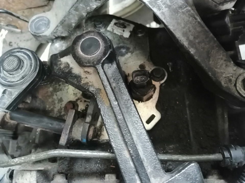 Привод переключения передач. — Ford Focus Wagon II, 2 л, 2005 года ...