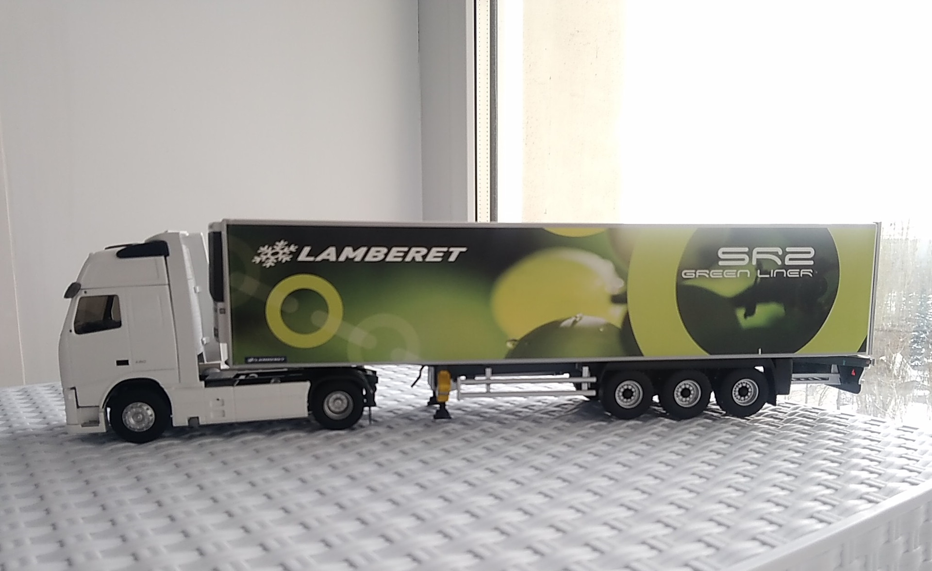 Volvo FH3 + полуприцеп — реф Lamberet и другие (Eligor, 1:43). — Сообщество  «Масштабные Модели» на DRIVE2