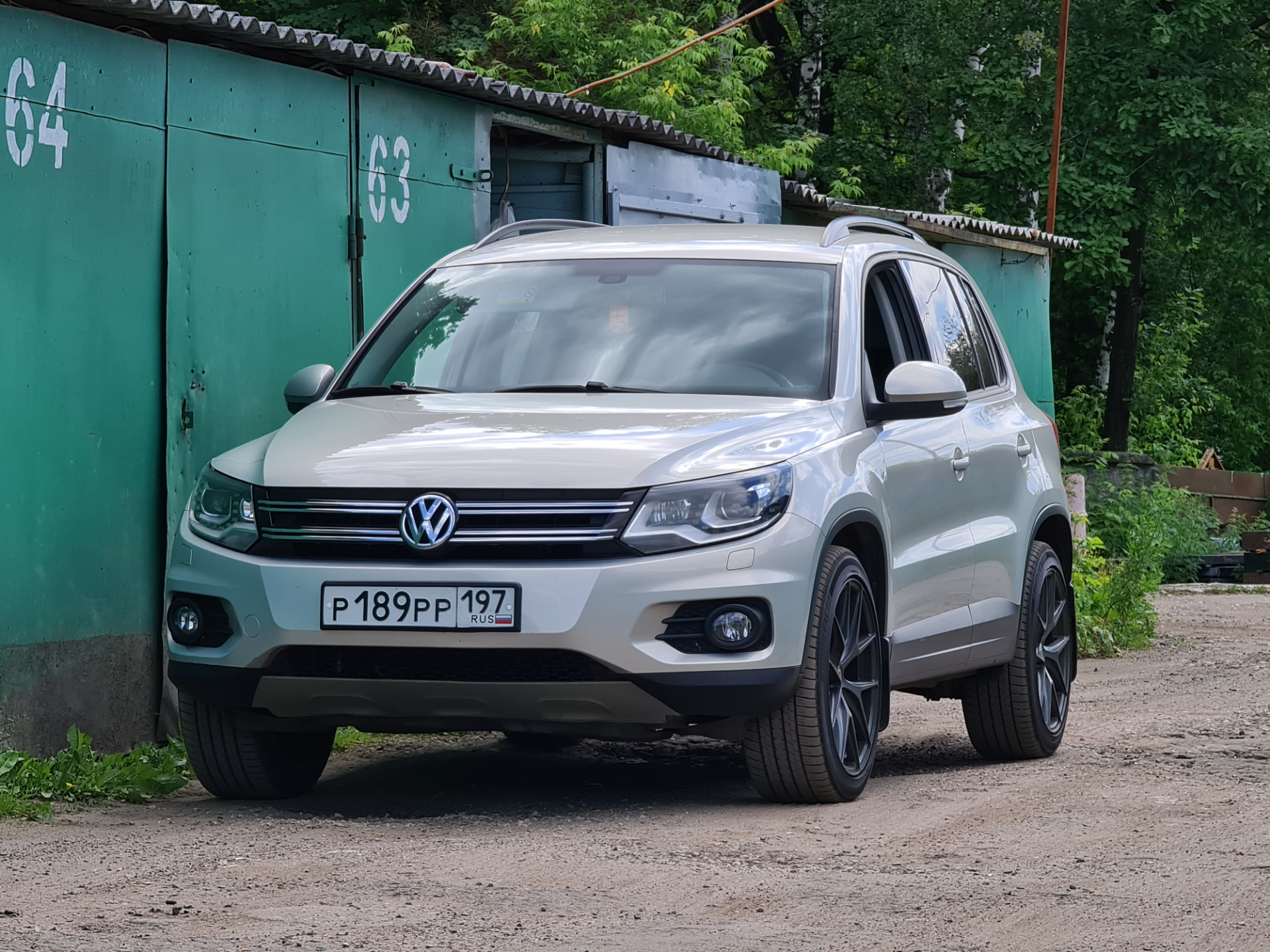 Volkswagen tiguan 2023. Фольксваген Тигуан 1.4 турбо. Фольксваген Тигуан 1.4 турбо 2012. Фольксваген Тигуан 2 1.4 турбо. Номер две Тигуан 1.4.