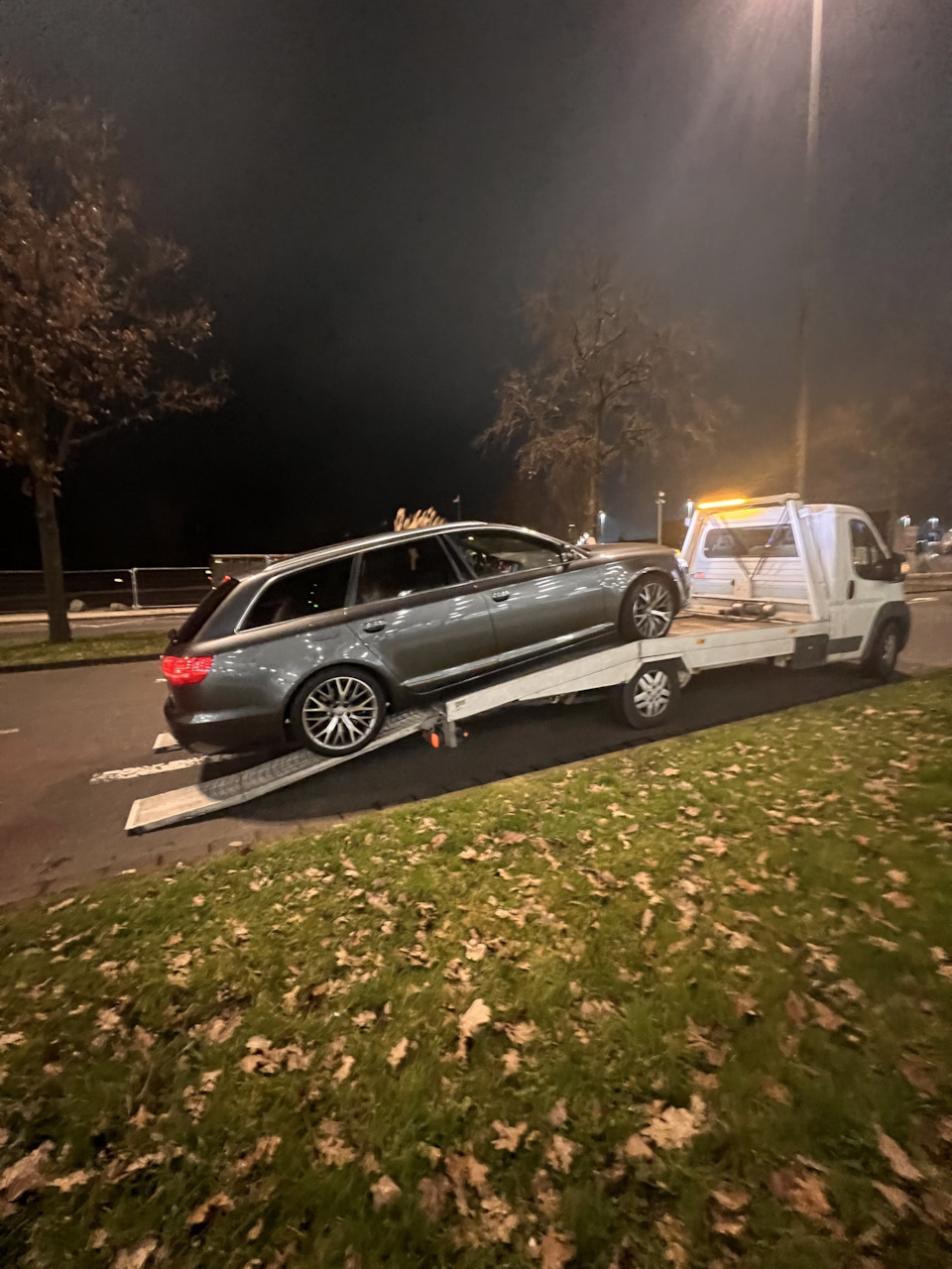 15 — Демпфер шкива коленвала — Audi A6 Avant (C6), 3 л, 2011 года ...