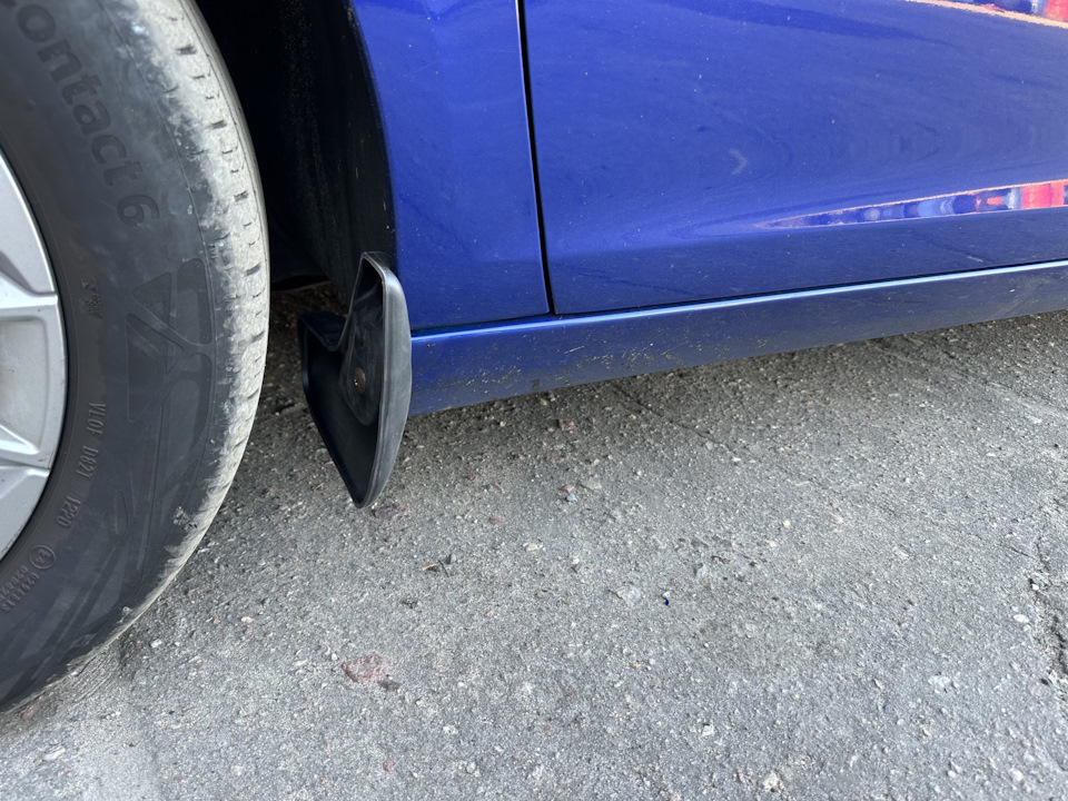 Подготовка к зиме, передние брызговики — Peugeot 308 SW (2G), 1,5 л ...