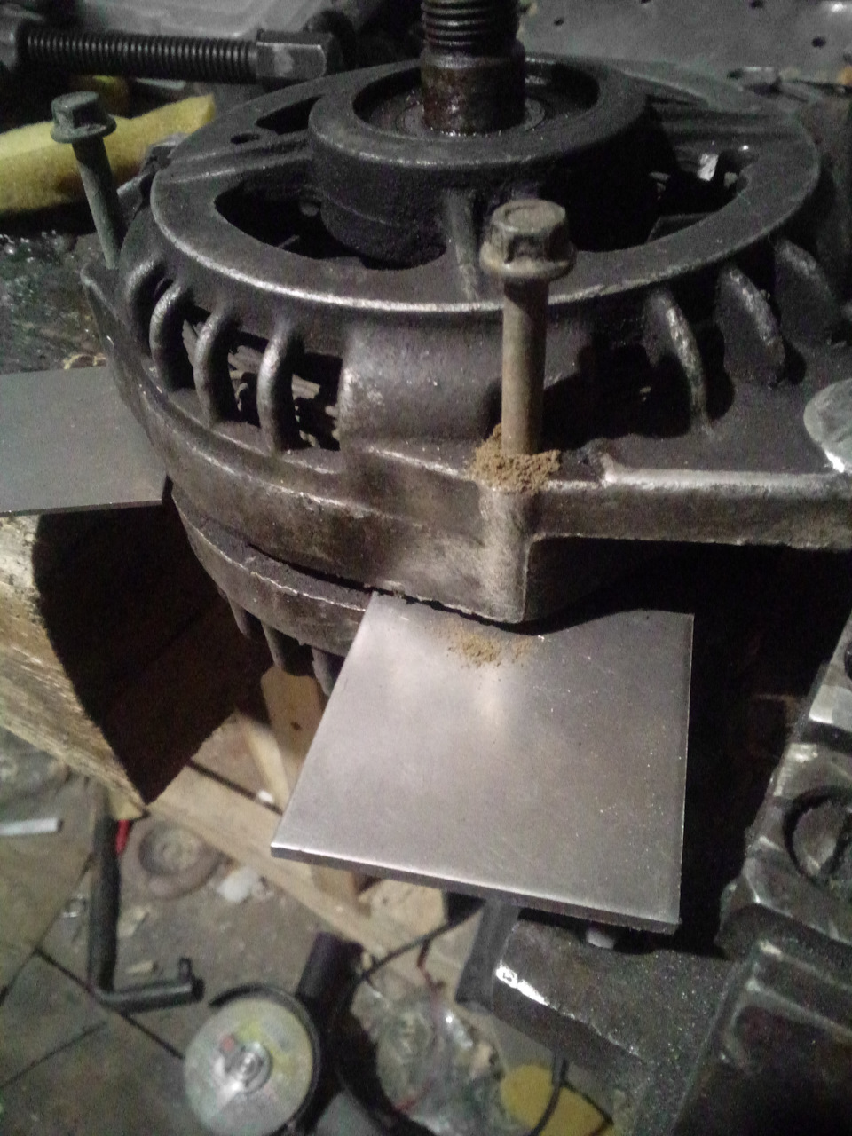 Болты с пластинами — Lada 2120 Надежда