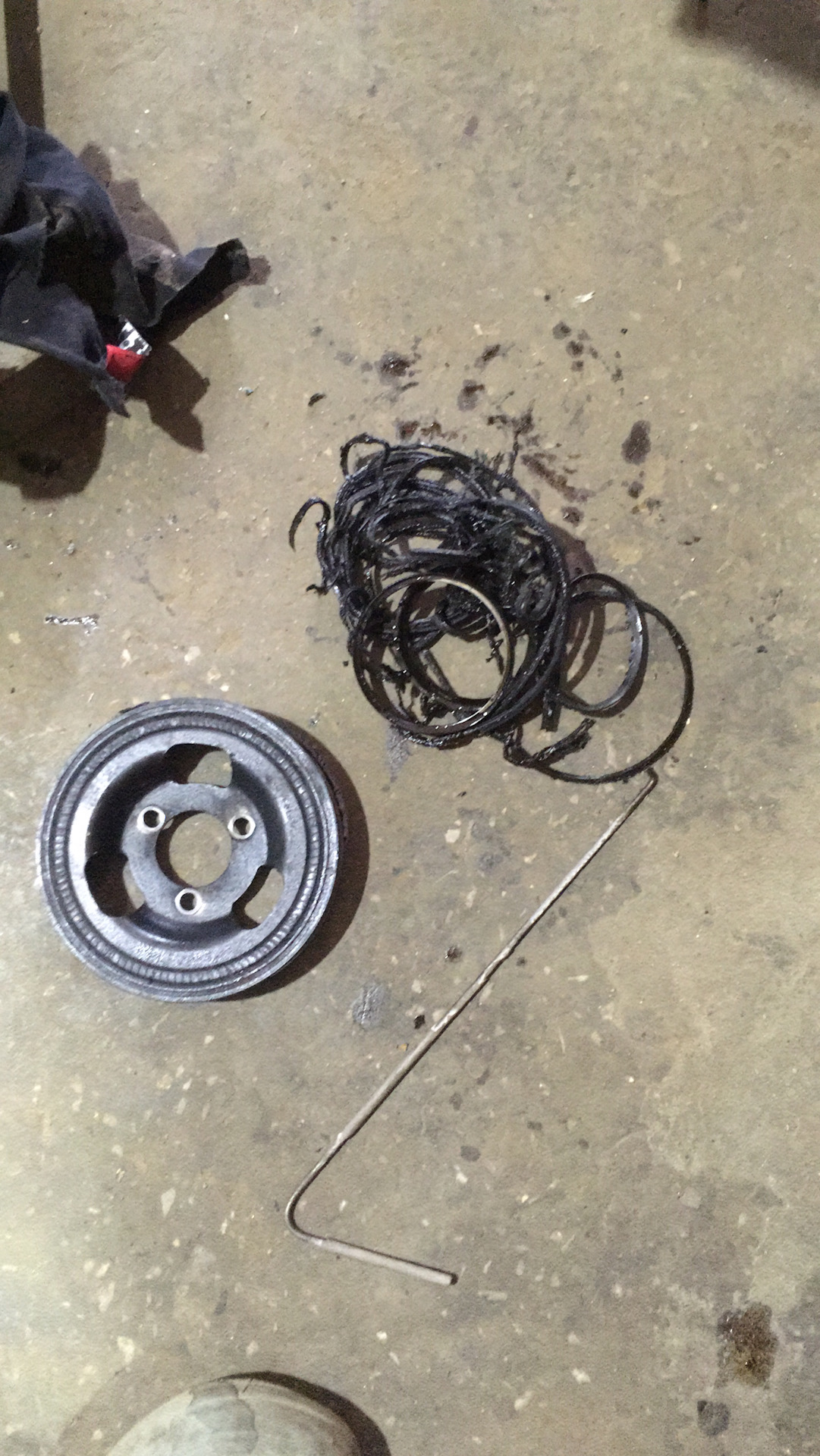 Обрыв навесного ремня и последствия — Peugeot 3008 (1G), 1,6 л, 2012 ...