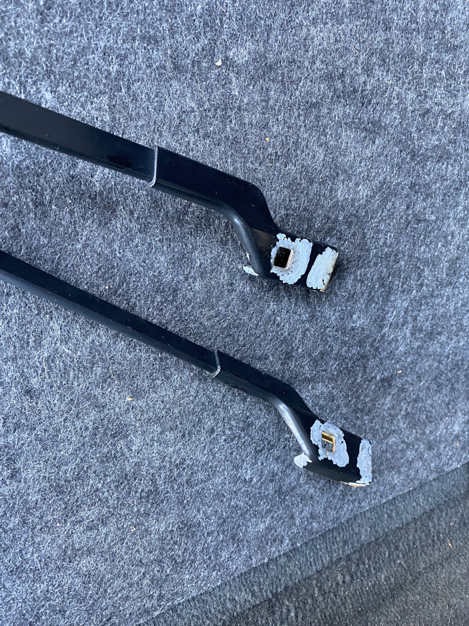 Порошковая покраска поводков дворников — Volvo XC60 (1G), 2,4 л, 2014 ...