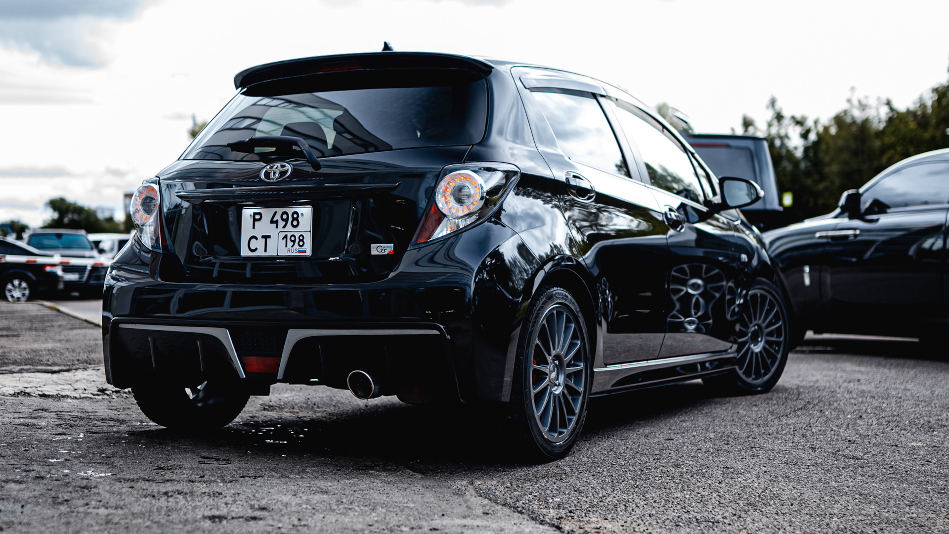 Toyota Vitz (130) 1.5 бензиновый 2016 | RS G’sport nardo grey на DRIVE2