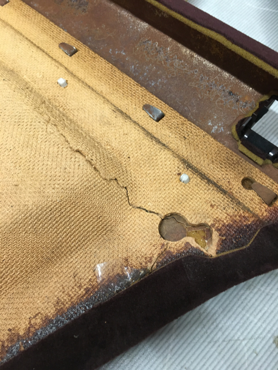 такие вот трещины — Toyota Crown (S120)