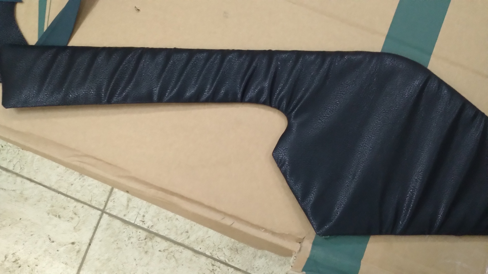 Жатая кожа молодого дермантина — BMW 5 series (E34), 3,5 л, 1988 года ...