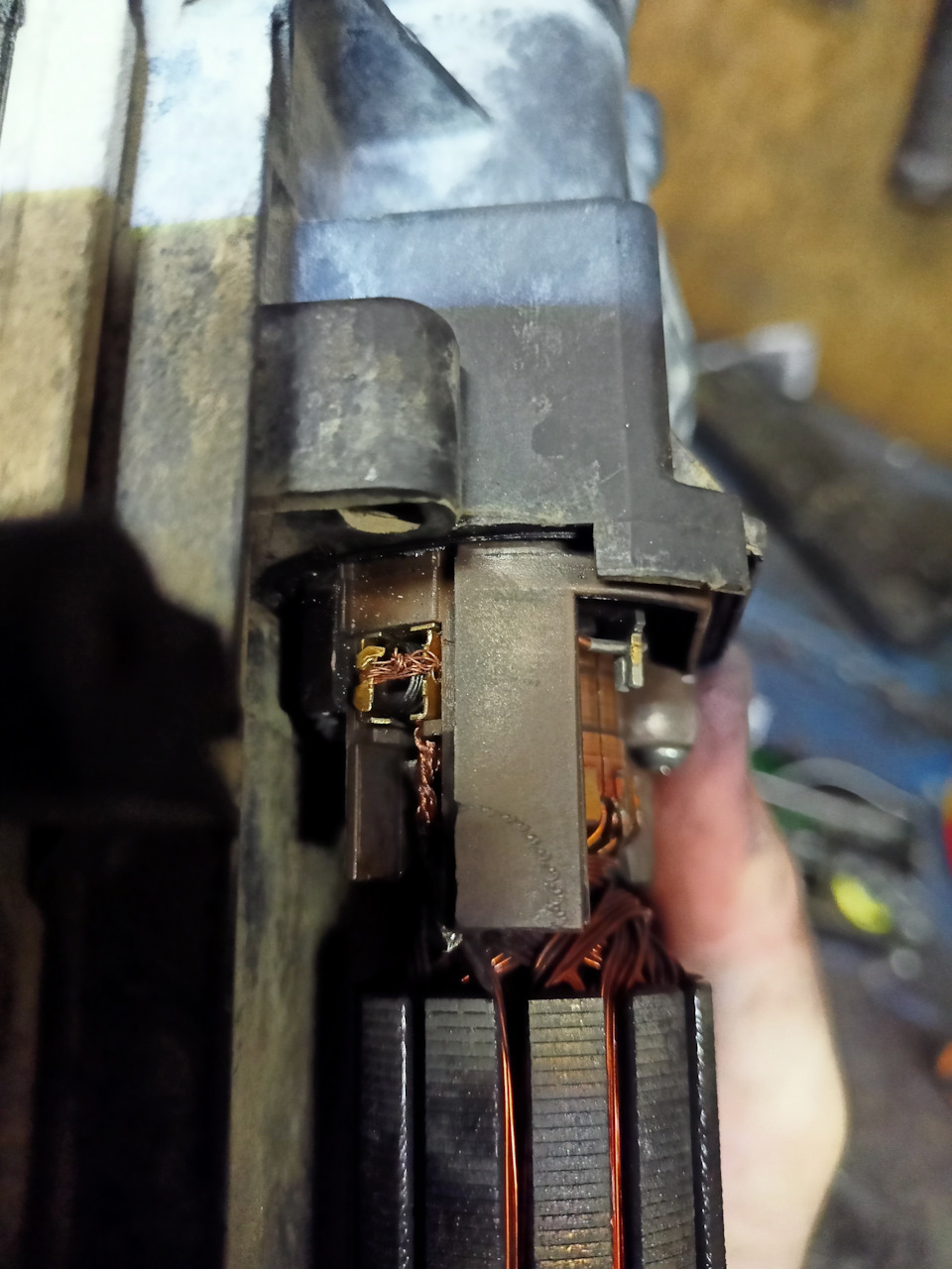 Замена щеток в блоке изитроник Опель Астра Н — Opel Astra H, 1,6 л ...