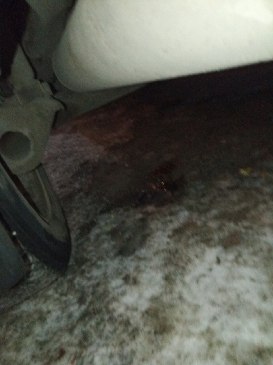 Дырки в глушителе от конденсата — Lada Приора хэтчбек, 1,6 л, 2013 года ...