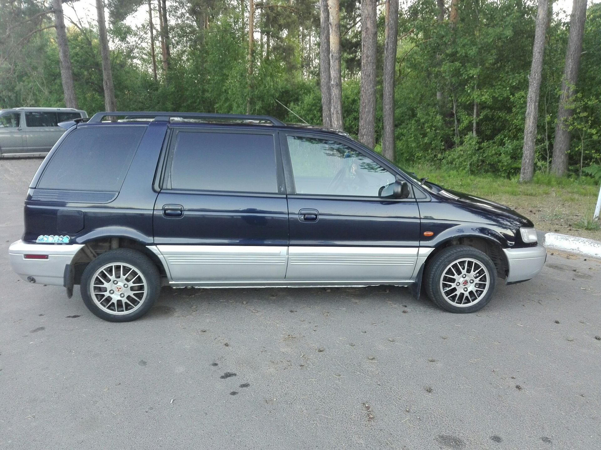 Space wagon. Mitsubishi Space Wagon 2. Mitsubishi Space Wagon 2.0. Мицубиси Space Wagon. Mitsubishi Space Wagon i.