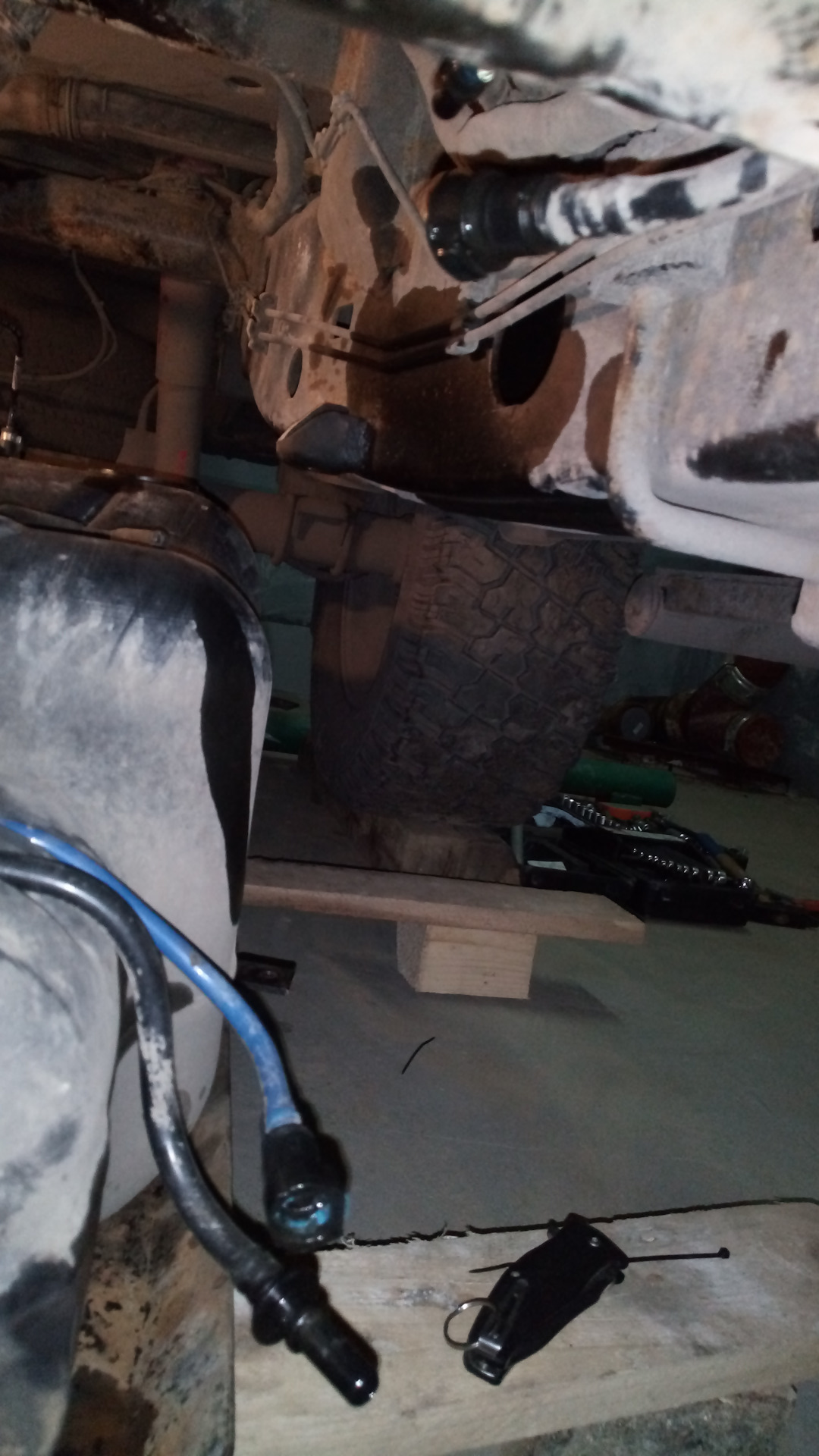 Как снять бак на фольксваген амарок Аууу из Fuel tank - Volkswagen Amarok, 2 л, 2012 года своими руками DRIVE2