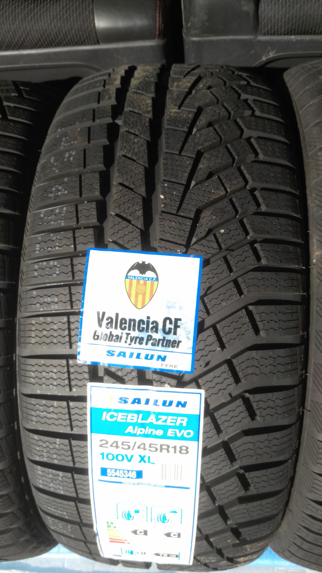 Шины sailun ice blazer отзывы владельцев. Sailun Ice Blazer Alpine EVO 265/60 r18 114h. Sailun Ice Blazer 225/55 r18 реклама. Ice Blazer Alpine EVO. 245/45r18 100v XL Sailun Ice Blazer Alpine EVO 1.