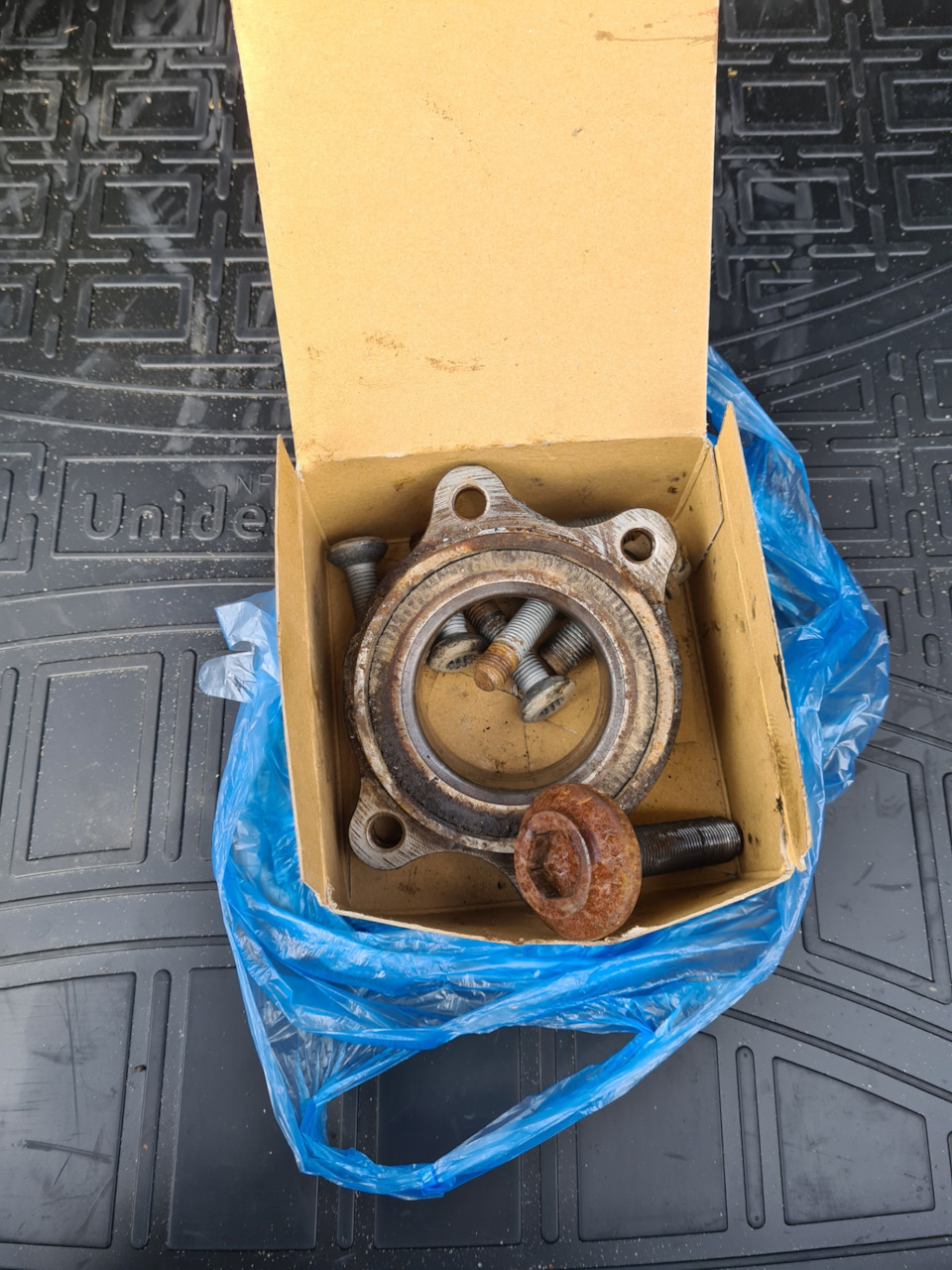 Загудел ступичный подшипник — Audi S5 (1G), 3 л, 2013 года | расходники ...