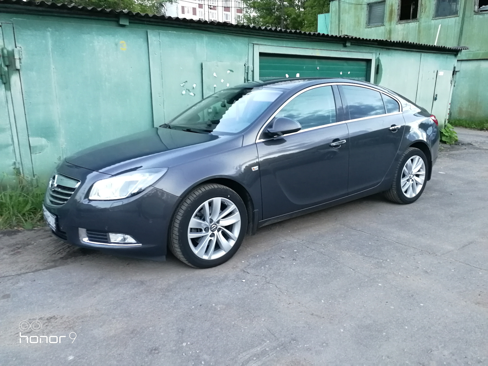 Инсигния гараж. Opel Insignia 2 литра дизель.