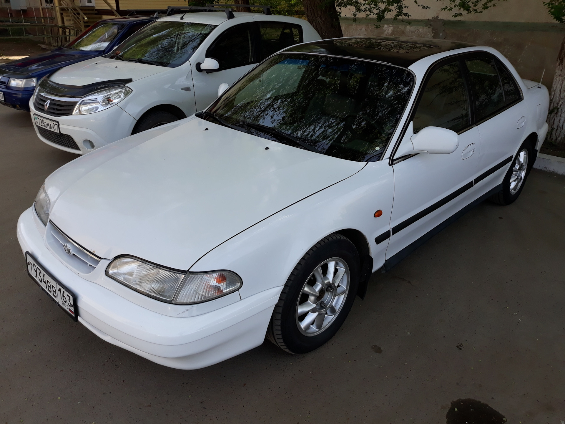 Соната 2.4. Hyundai Sonata 2. Hyundai Sonata 2.0 MT 1996. Хендай Саната 2 поколения. Хендай Соната 2 1995 года.