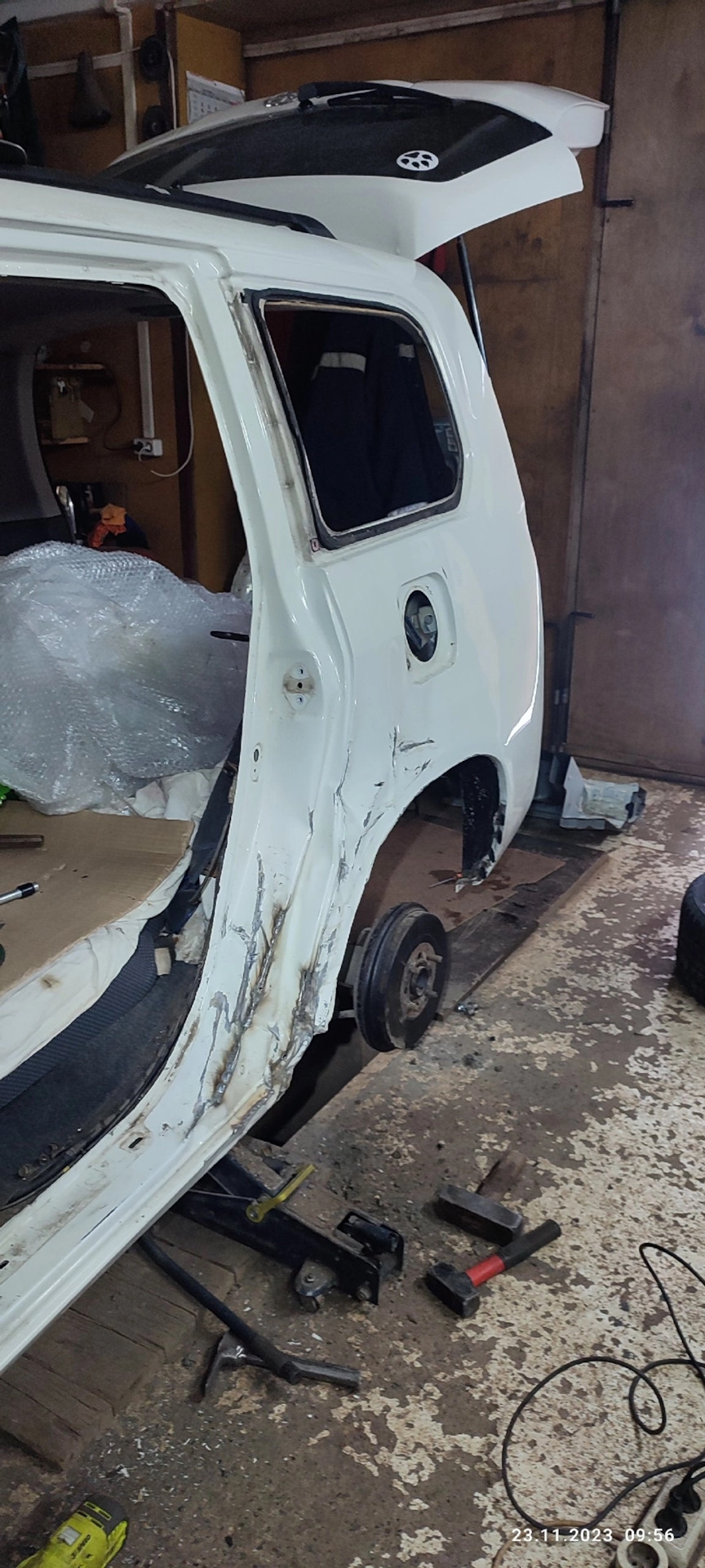 Отдал машину на вытяжку, замену двери и поменял колеса — Toyota Succeed ...