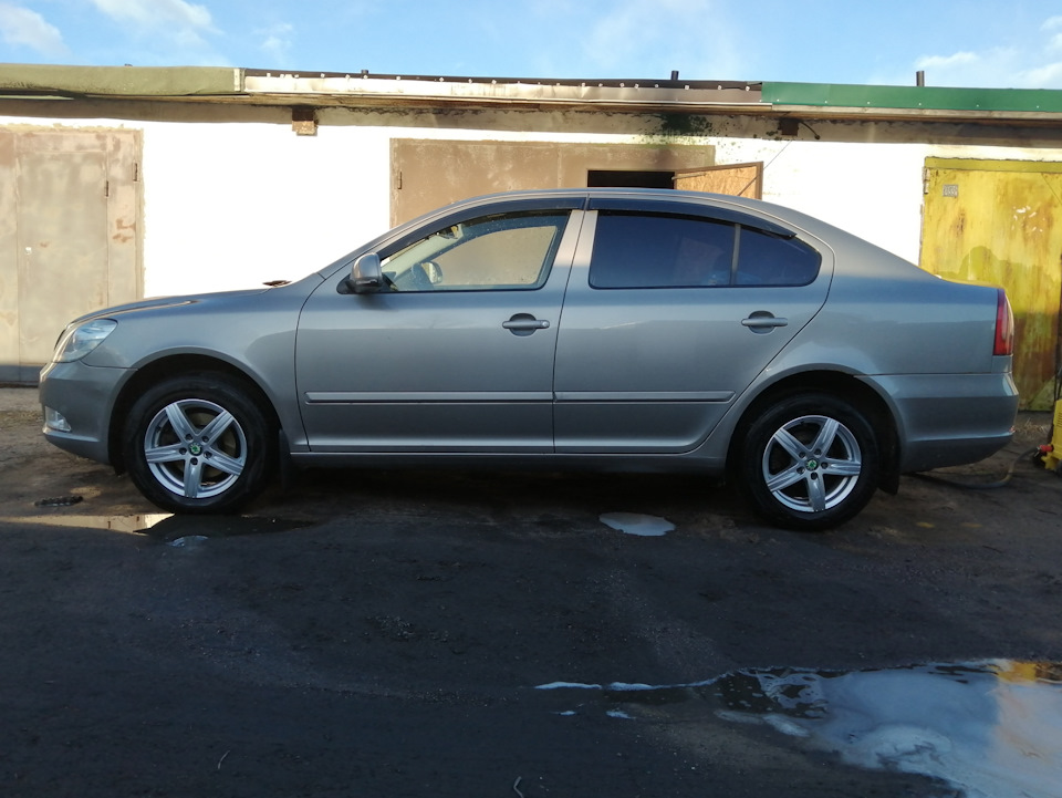 Коврики салона… — Skoda Octavia A5 Mk2, 1,4 л, 2009 года | мойка | DRIVE2