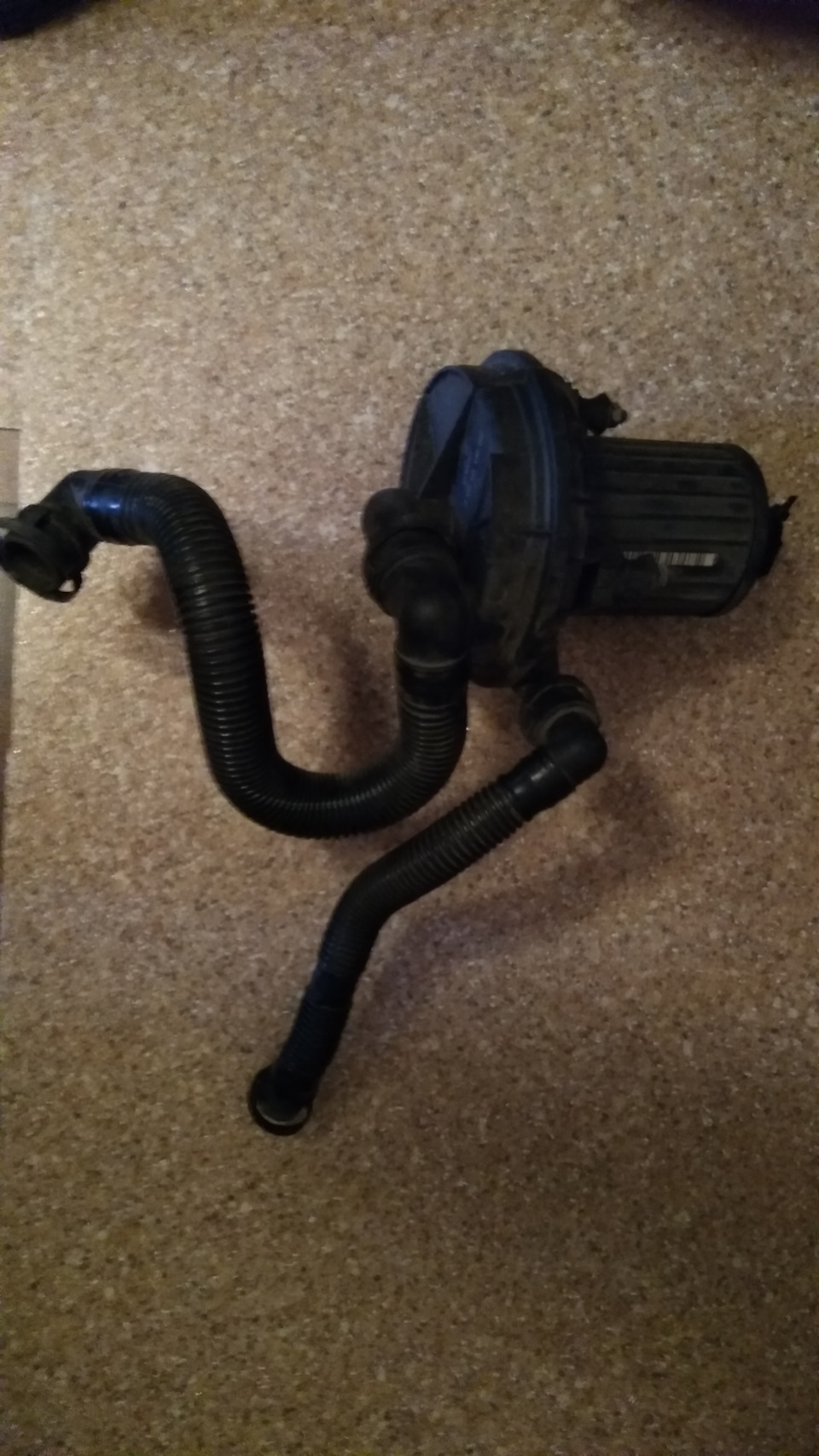 Демонтаж насоса вторичного воздуха. — Volkswagen Golf Plus, 1,6 л, 2006 ...